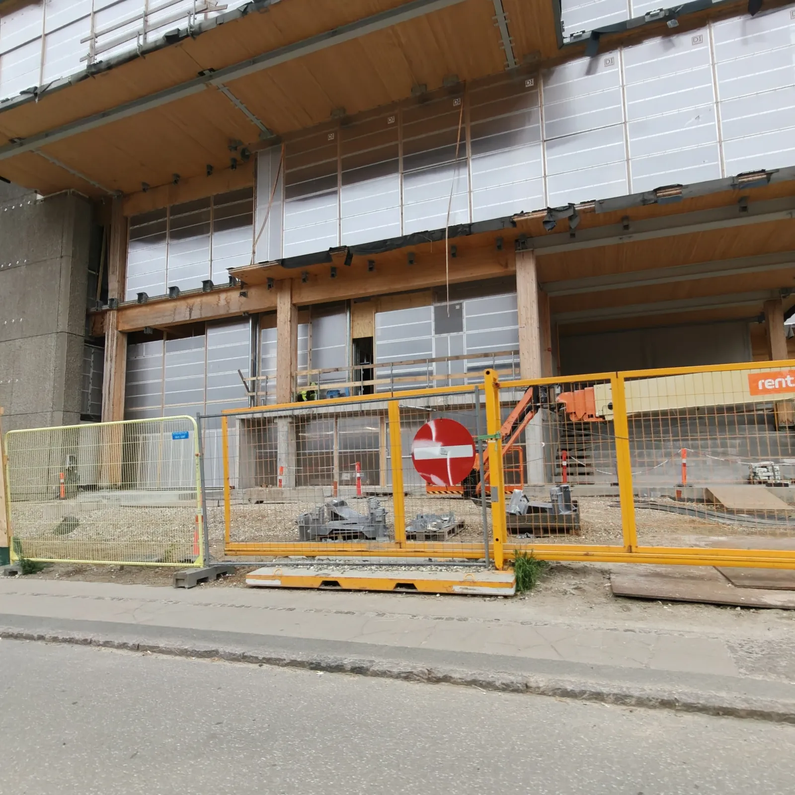 Etagebyggeri under en omfattende udvendig renovering
